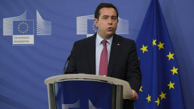 Ministro grego demite-se após tirar férias durante os violentos incêndios - TVI