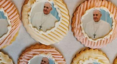 Pastelaria lisboeta faz bolachas com a cara do Papa Francisco para adoçar a Jornada Mundial da Juventude - TVI