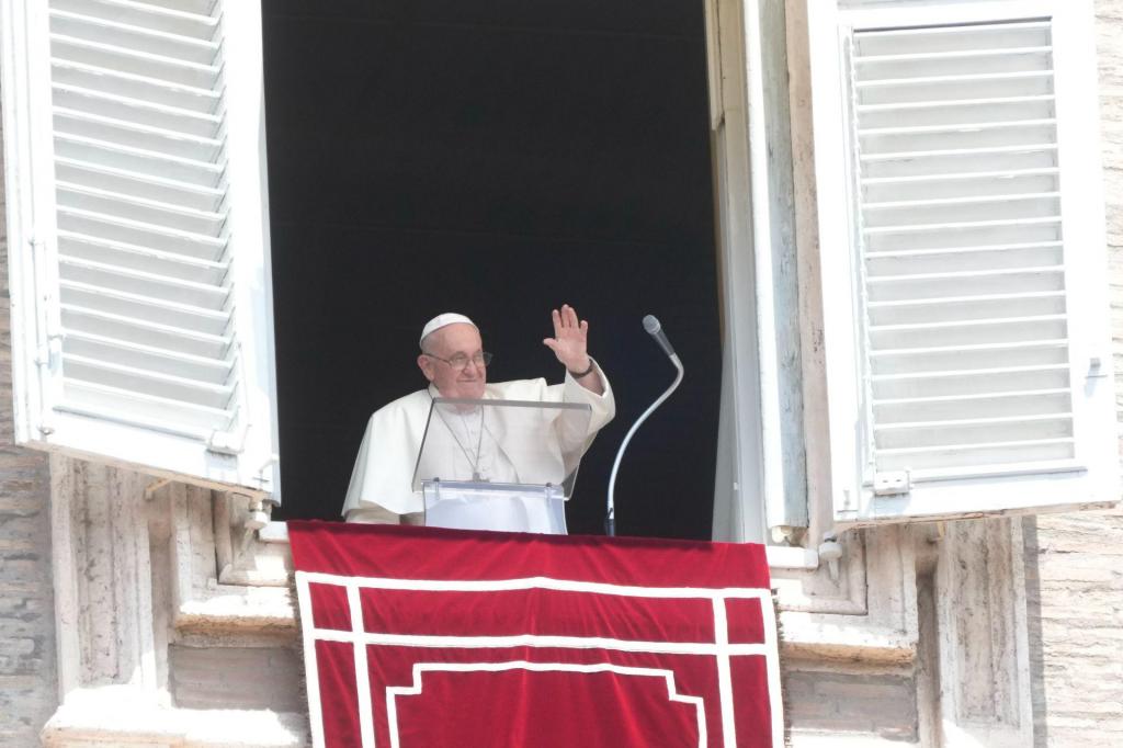 Papa Francisco durante o Angelus (AP)