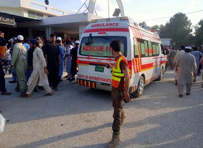 Explosão em comício faz mais de 40 mortos no Paquistão - TVI