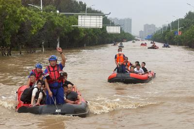 Província chinesa retira mais de um milhão de pessoas devido a inundações - TVI