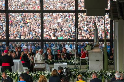 Papa em Fátima: "Maria fez-se presente aqui para que a incredulidade de tantos corações se abrisse a Jesus" (discurso na íntegra) - TVI