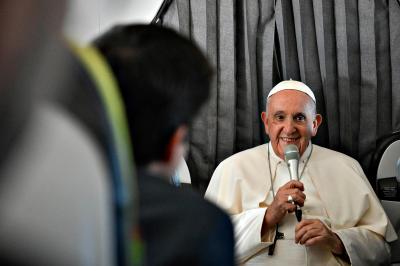 "Falar com pessoas abusadas é uma experiência muito dolorosa, o que também é bom para mim" - a explicação do Papa Francisco, que está "informado" sobre o processo em Portugal - TVI