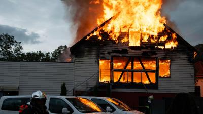 França: 11 mortos após incêndio em casa de acolhimento de pessoas com deficiência física - TVI