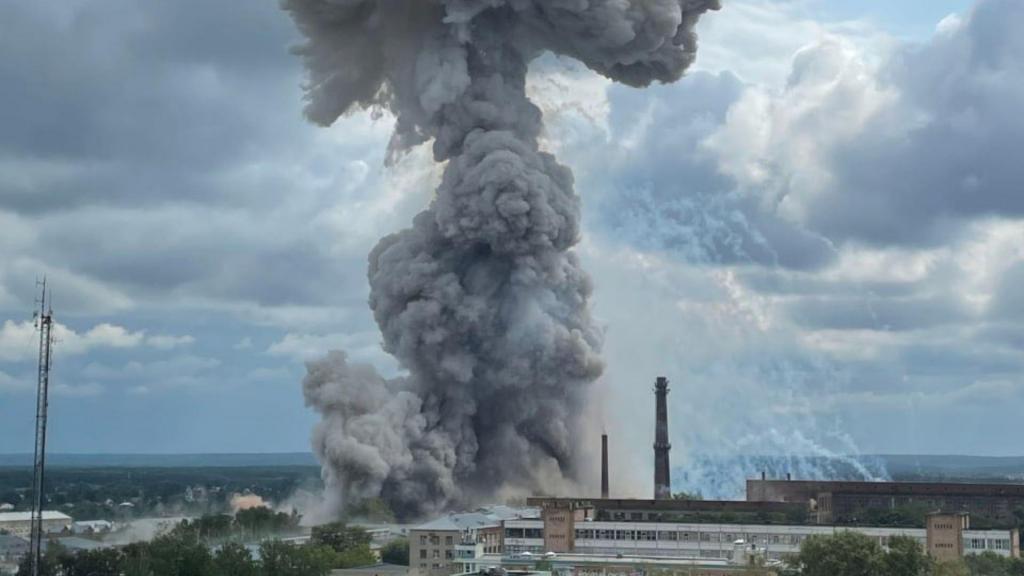 Explosão na Zagorsk Optical-Mechanical Plant, em Moscovo (Reprodução KyivPost)