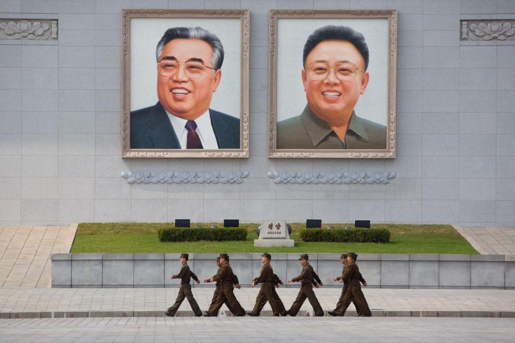 Retrato líderes Coreia do Norte (Corbis News/ Getty)