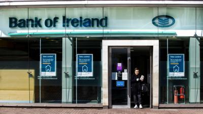 Erro informático no Banco da Irlanda permitiu aos clientes levantar dinheiro que não tinham nas contas - TVI