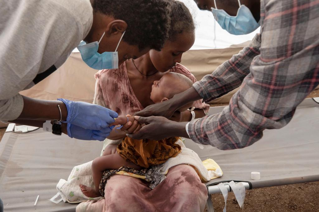 Médicos Sem Fronteiras no Sudão _ Darfur _ Foto de Arquivo AP PhotoNariman El Mofty