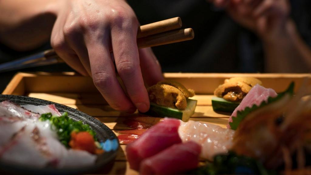 Restaurante japonês _ Japão sushi sashimi Getty Images 