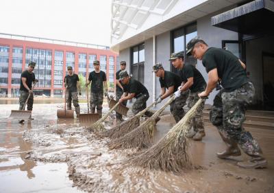Inundações deixam quatro mortos e dezenas de desaparecidos no sudoeste da China - TVI