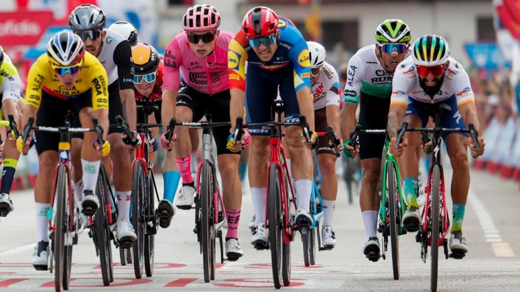 Geoffrey Soupe vence a 7.ª etapa da Vuelta (Manuel Bruque/EPA)