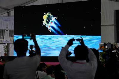 Índia termina missão robótica lunar no polo sul - TVI