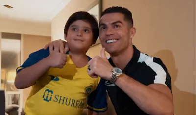 VÍDEO: Cristiano Ronaldo realiza sonho de um jovem adepto no Irão - TVI