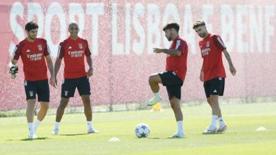 Benfica: Jurásek, Bernat e Guedes treinam na véspera do Salzburgo - TVI