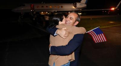 Avião com os cinco americanos libertados pelo Irão já aterrou nos EUA - TVI