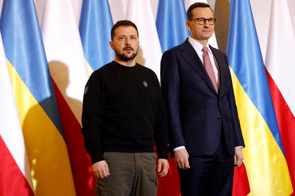 Volodymyr Zelensky com o primeiro-ministro polaco, Mateusz Morawiecki (AP Photo)