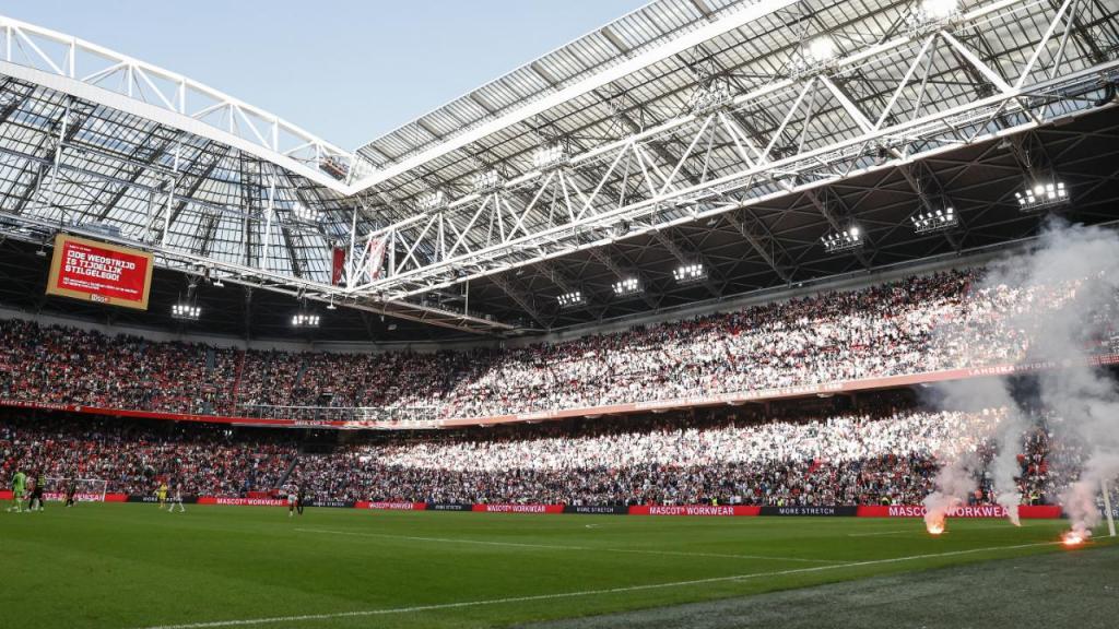 Ajax-Feyenoord oficialmente suspenso (Photo by ANP via Getty Images)