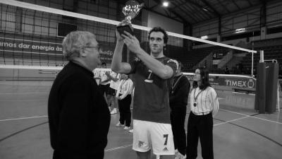Antigo capitão do voleibol do Benfica morre aos 42 anos - TVI