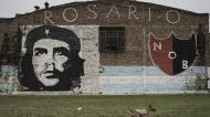 Che Guevara na parede de um estádio em Rosario (RODRIGO BUENDIA/AFP via Getty Images)