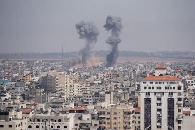 Ataques aéreos de Israel desabam sobre uma Gaza com quase o triplo da densidade populacional de Lisboa (com imagens) - TVI