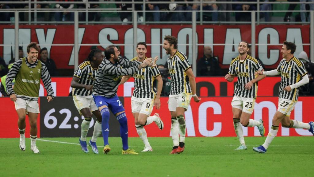 Locatelli celebra golo no Milan Juventus(ROBERTO BREGANI/ANSA/EPA)