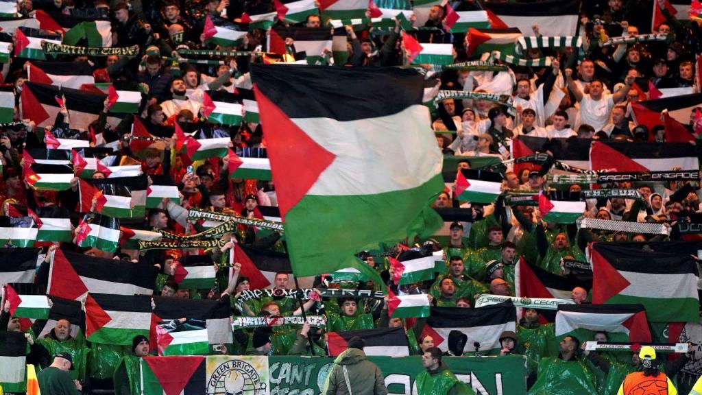 Bandeiras palestina no Celtic  (foto: Andrew Milligan/PA via AP)