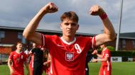Oskar Tomczyk foi um dos jogadores agastados da seleção de sub-17 da Polónia (Photo by Ben McShane - Sportsfile/UEFA via Getty Images)