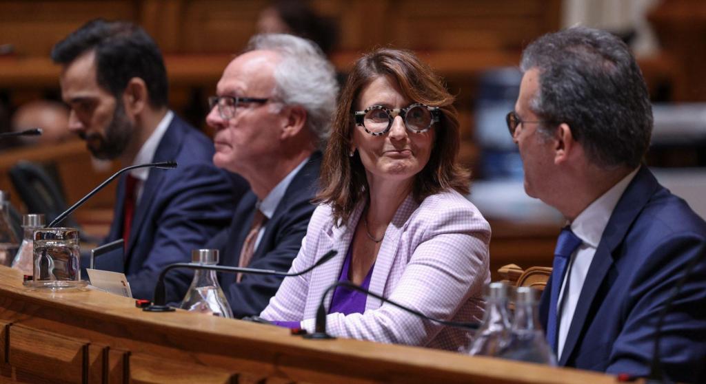Catarina Sarmento e Castro, ministra da Justiça, no Parlamento (Lusa/Miguel A. Lopes)