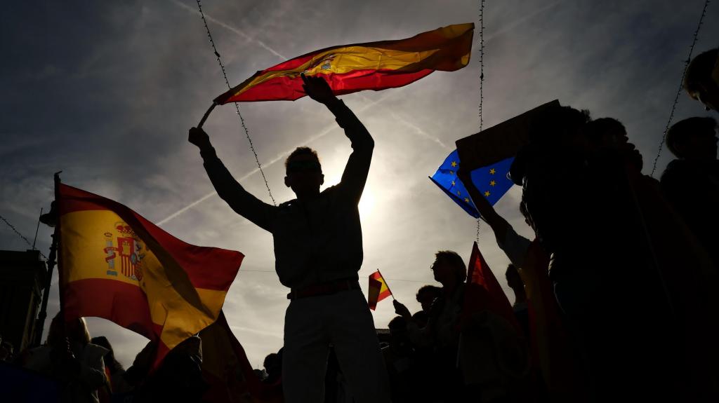 As impressionantes imagens das manifestações com milhões de pessoas nas ruas de Espanha (AP)