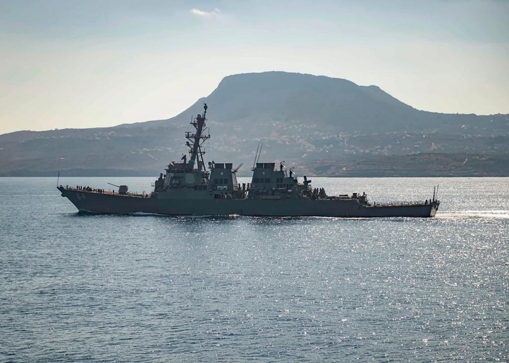 Navio de guerra americano USS Carney
