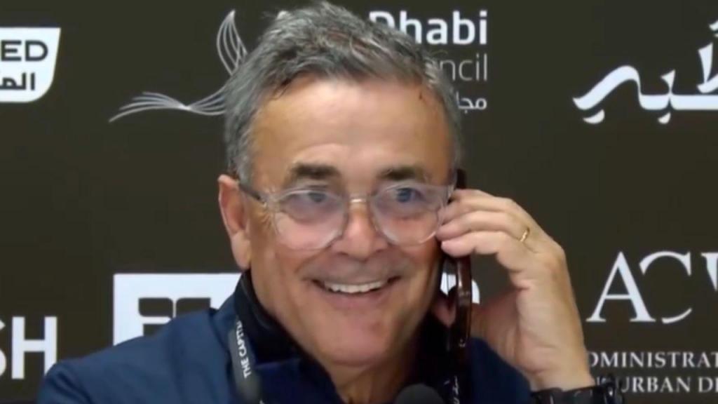 Ricardo Formosinho interrompeu conferência de imprensa para atender José Mourinho