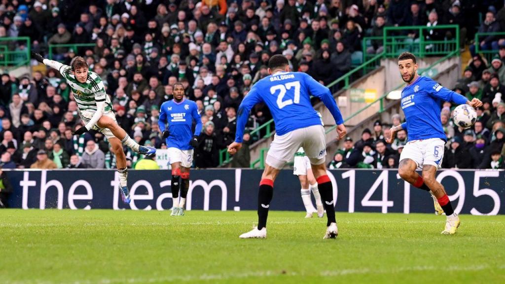 Paulo Bernardo marca pelo Celtic ao Rangers (Stu Forster/Getty Images)
