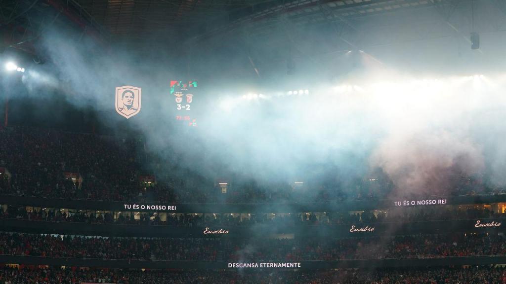 Eusébio homenageado no Estádio da Luz (Gualter Fatia/Getty Images)