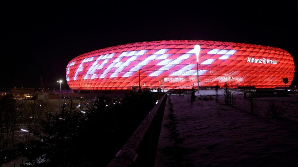 Allianz Arena, estádio do Bayern Munique, com as palavras «Danke Franz» no exterior (Alexander Hassenstein/Getty Images)