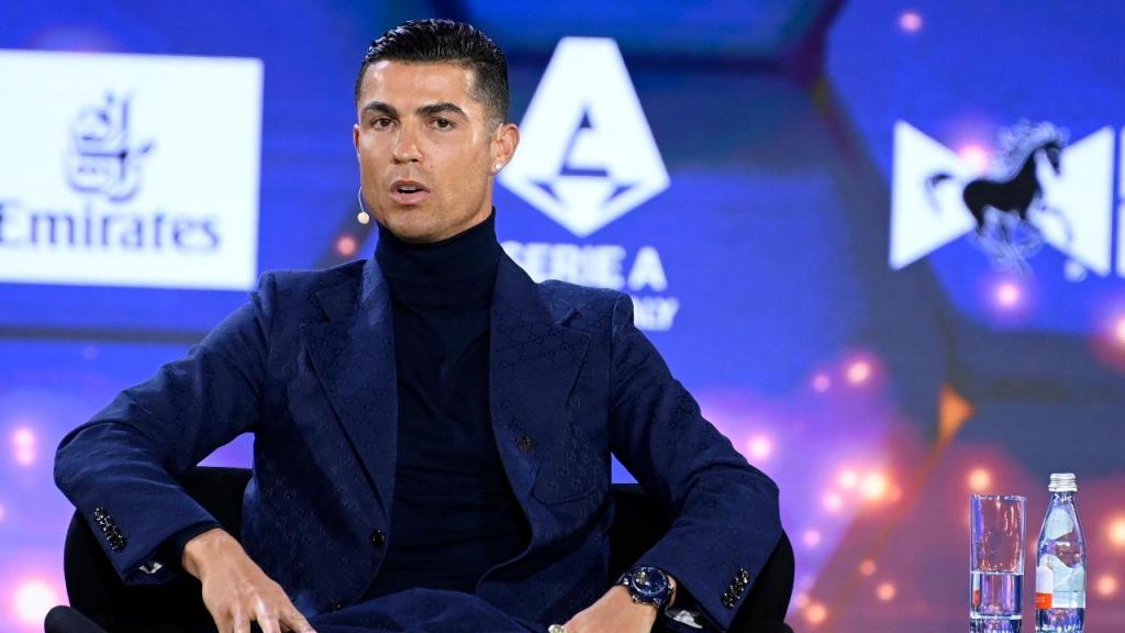 Cristiano Ronaldo nos Globe Soccer Awards, no Dubai (Fabio Ferrari/LaPresse via AP)