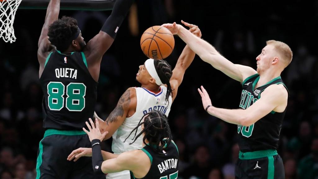 Neemias Queta no Boston Celtics-Los Angeles Clippers (AP/Michael Dwyer)