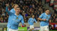 Phil Foden festeja golo no Brentford-Manchester City (AP/Ian Walton)