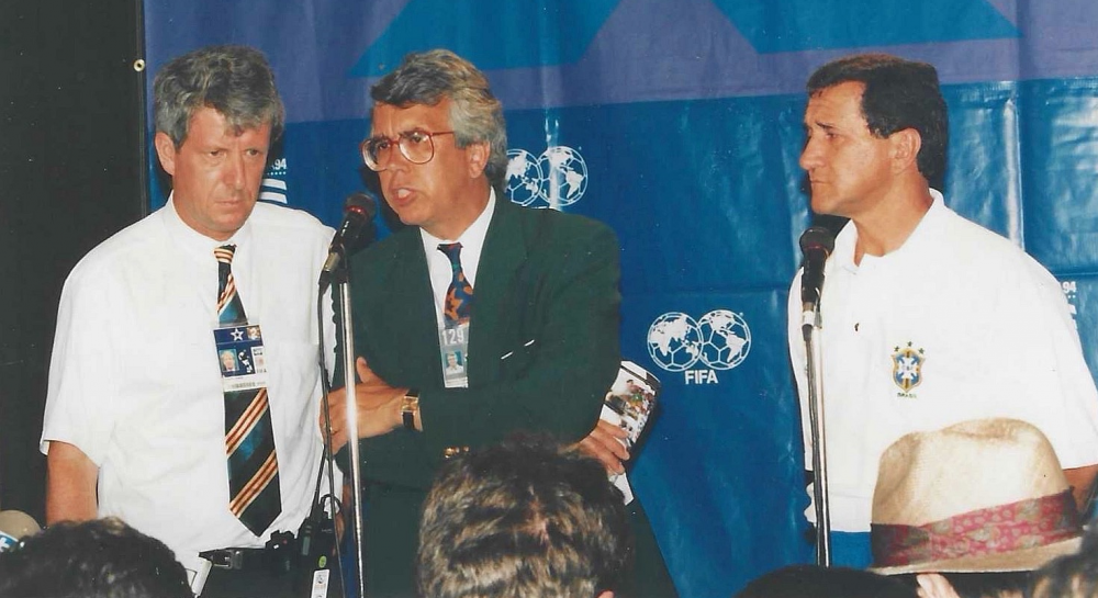 Com Carlos Alberto Parreira e Keith Cooper, durante o Mundial 94