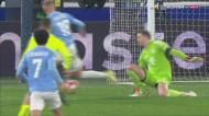 Tapa uma baliza! Neuer evita o golo da Lazio