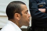 Dani Alves em tribunal (D.Zorrakino/Pool Photo via AP)