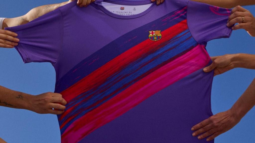 Camisola Barcelona alusiva ao Dia da Mulher (@FCBarcelona)