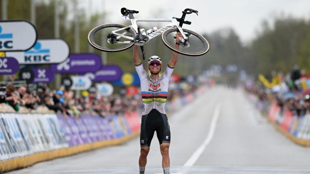 Mathieu van der Poel vence a Volta à Flandres pela terceira vez na carreira (Dario Belingheri/Getty Images)