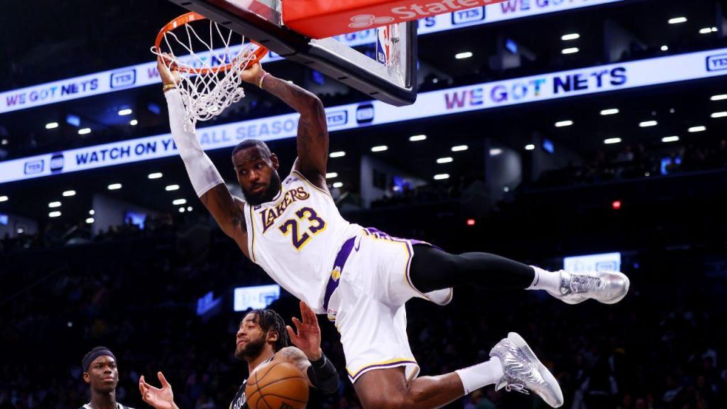 Lebron James Lakers (Mike Stobe/Getty Images)