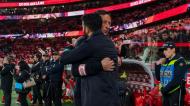 Roger Schmidt e Ruben Amorim abraçam-se antes do Benfica-Sporting (Rodrigo Antunes/Lusa)