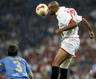 Kanouté marcou o golo do Sevilha na final da Taça do Rei