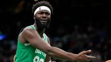 NBA: Celtics vencem na estreia de Neemias nos playoffs
