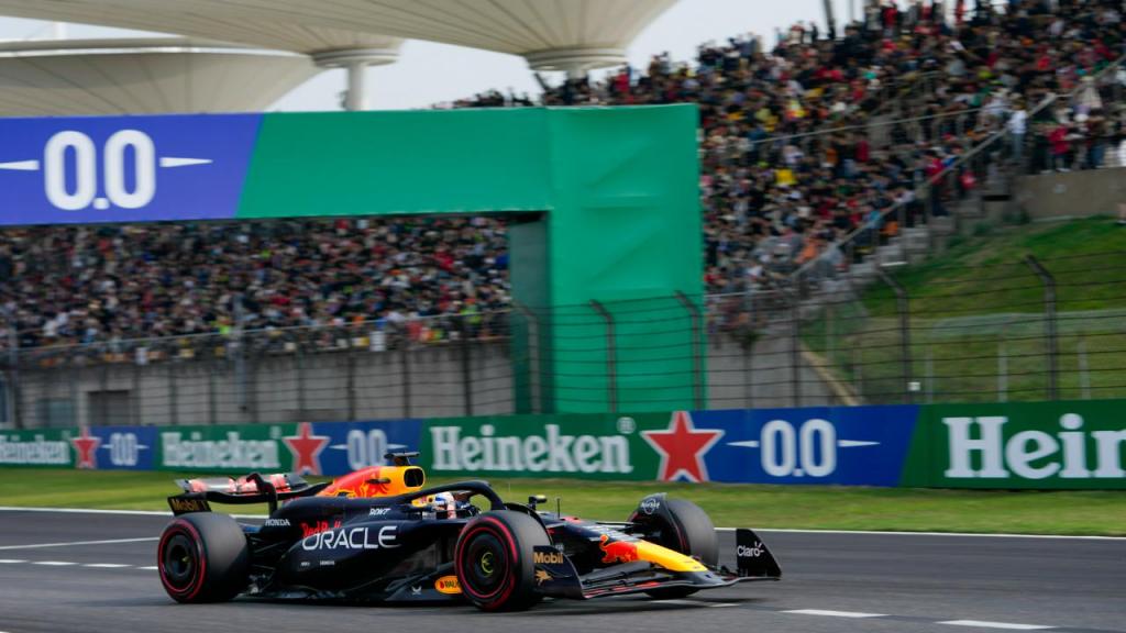 Max Verstappen no GP da China (AP Photo/Andy Wong)