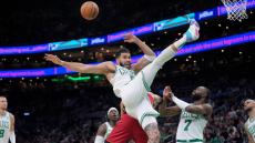 NBA: Celtics vencem primeiro jogo do playoff com Neemias a assistir do banco