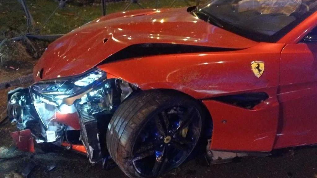Mulher de Dyego Sousa destrui Ferrari em acidente em Madrid