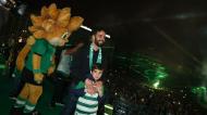 Ruben Amorim e o filho mais velho na festa do Sporting campeão (FOTO: Sporting)